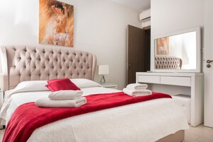 Superior Suite, Fireplace | In-room safe, individually decorated, individually furnished, desk