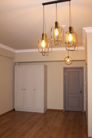 Quarto standard | Área de estar | TV de tela plana