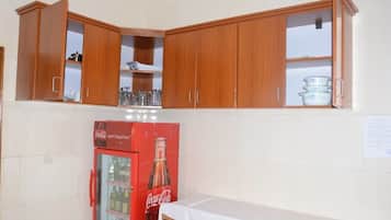 Standard Double Room, 1 Double Bed, Non Smoking | Shared kitchen | Fridge, oven, stovetop, electric kettle