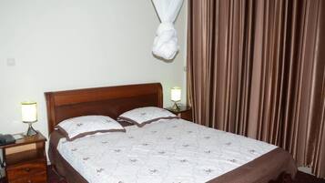 Standard Double Room, 1 Double Bed, Non Smoking | Desk, iron/ironing board, free WiFi, bed sheets
