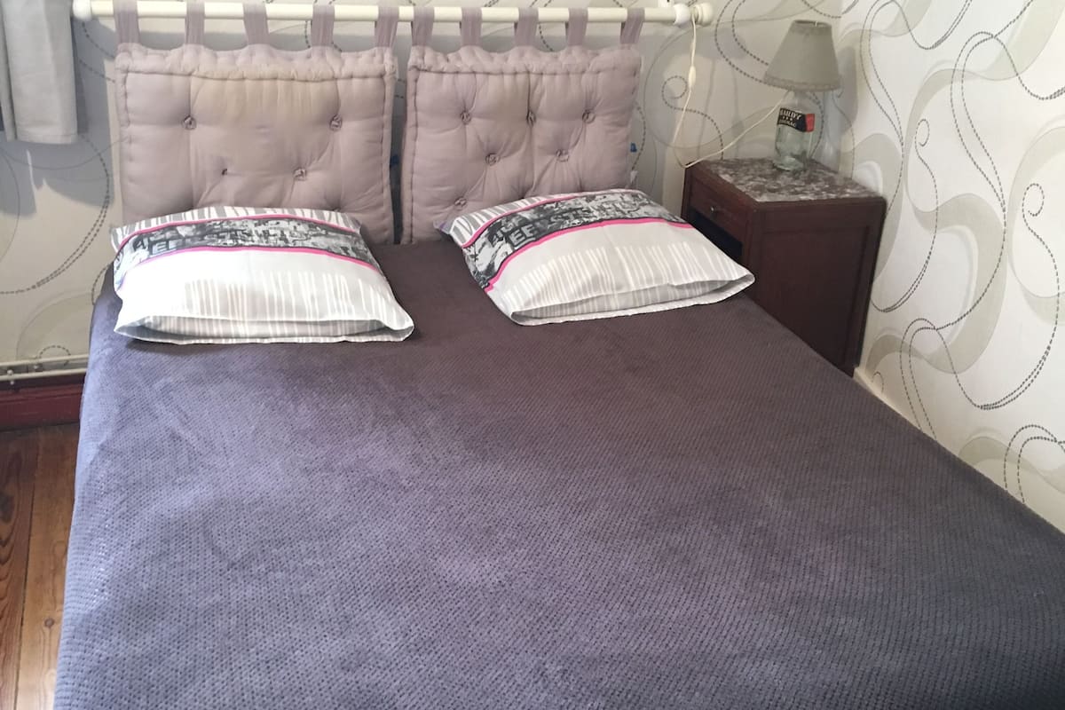 triple room | free wifi, bed sheets