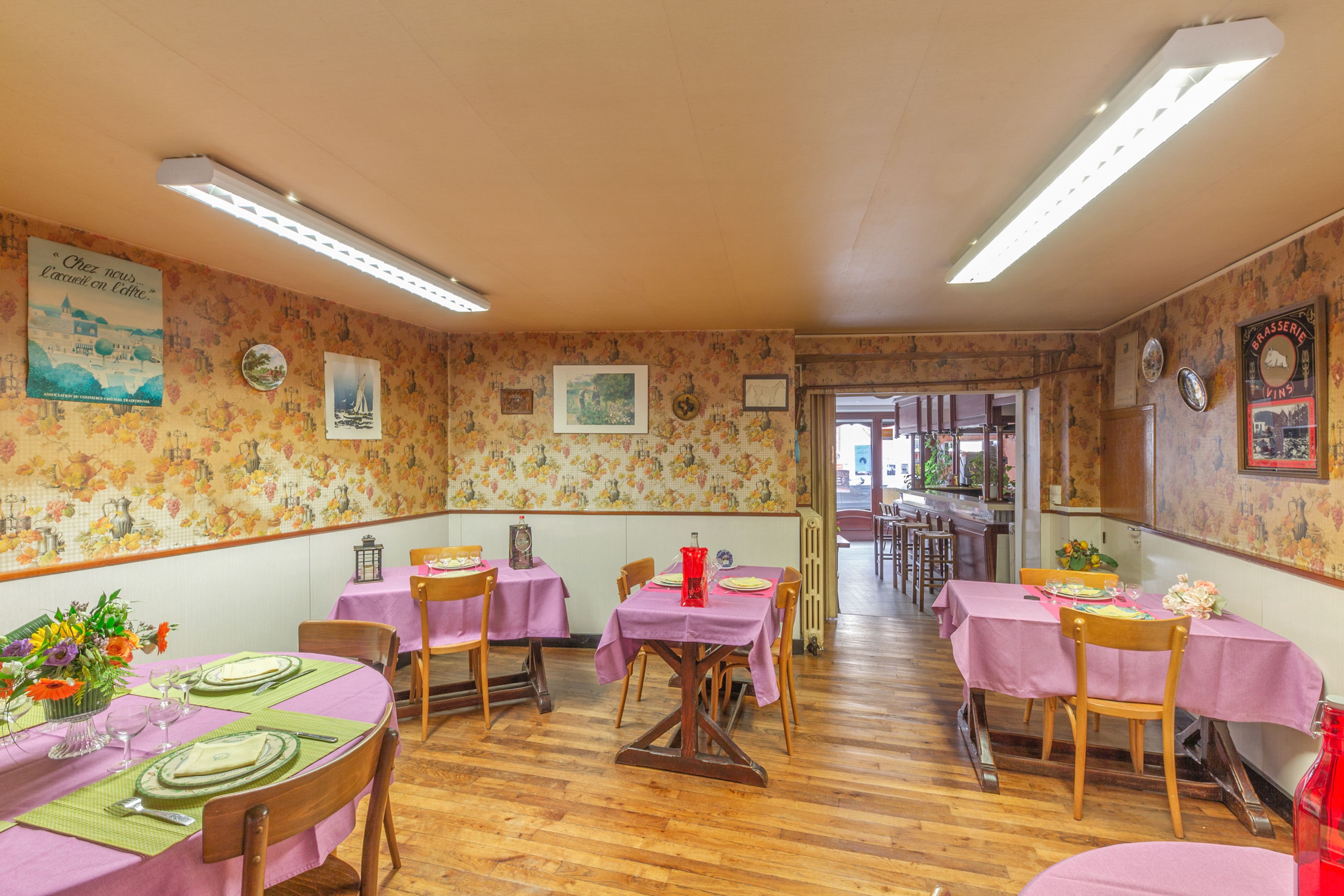 lunch and dinner served, regional cuisine