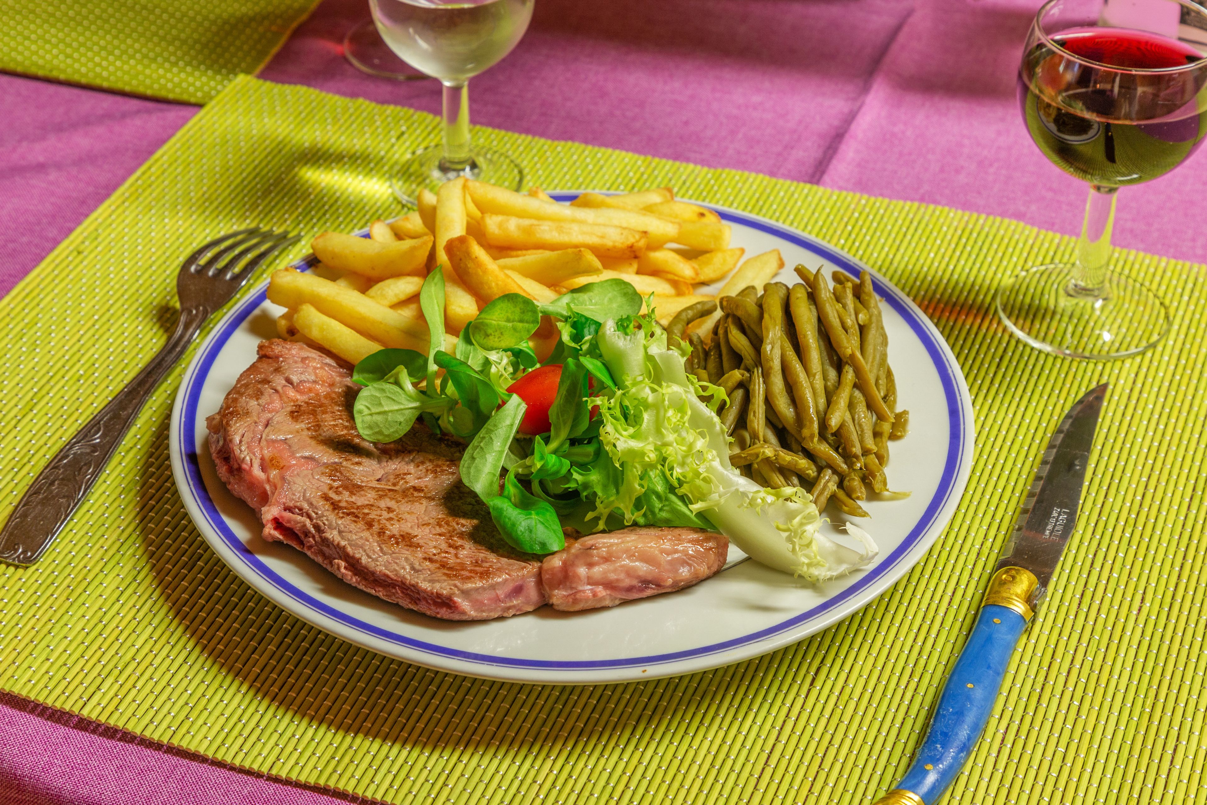 lunch and dinner served, regional cuisine