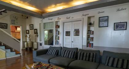 Old Orangewood Bed & Breakfast