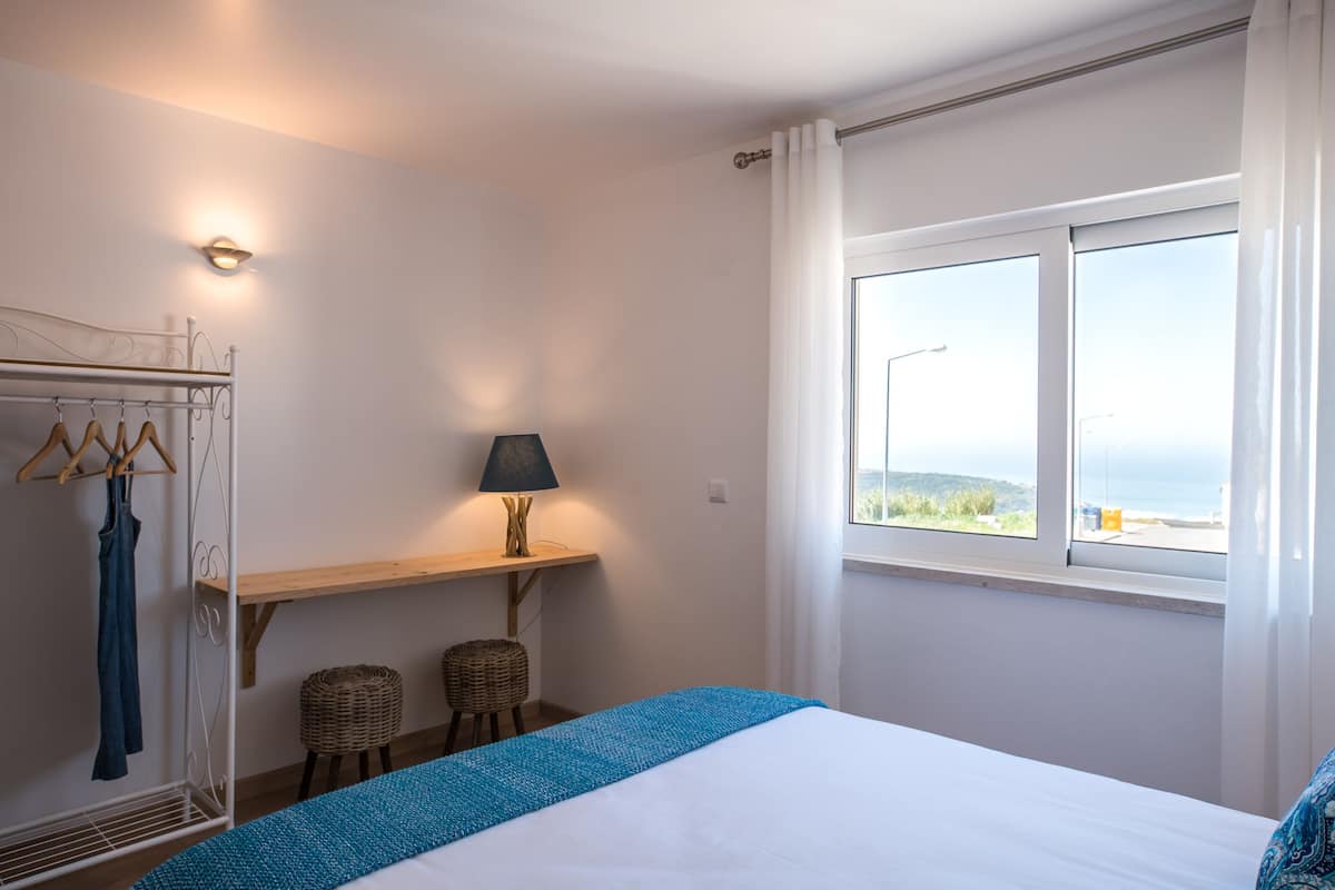 Standard Double Room, Sea View | Individually decorated, individually furnished, desk, bed sheets