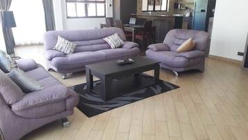 Appartement, 3 chambres | Salle de séjour