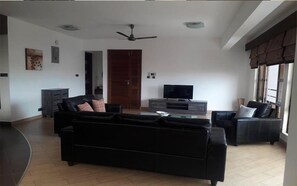 Apartment, 3 Bedrooms | Living room - Jupiter Heights Apartments (Mombasa)