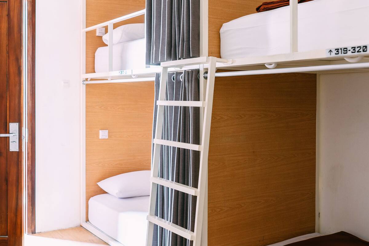 Schallisolierte Zimmer, kostenloses WLAN, Bettwäsche