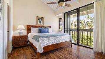 2 slaapkamers, een bureau, een strijkplank/strijkijzer, reisbedje