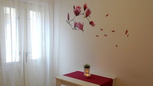Unclassified image, 5 of 19, button - old center apartments (Hvar)