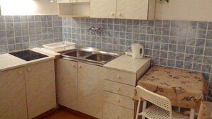 Unclassified image, 4 of 19, button - old center apartments (Hvar)