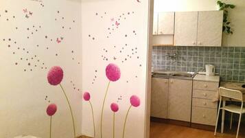 City Apartment | Free WiFi, bed sheets