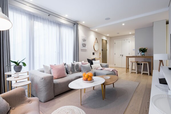 Apartment, 2 Bedrooms | Living area | Flat-screen TV - VI Castle Lane (London)