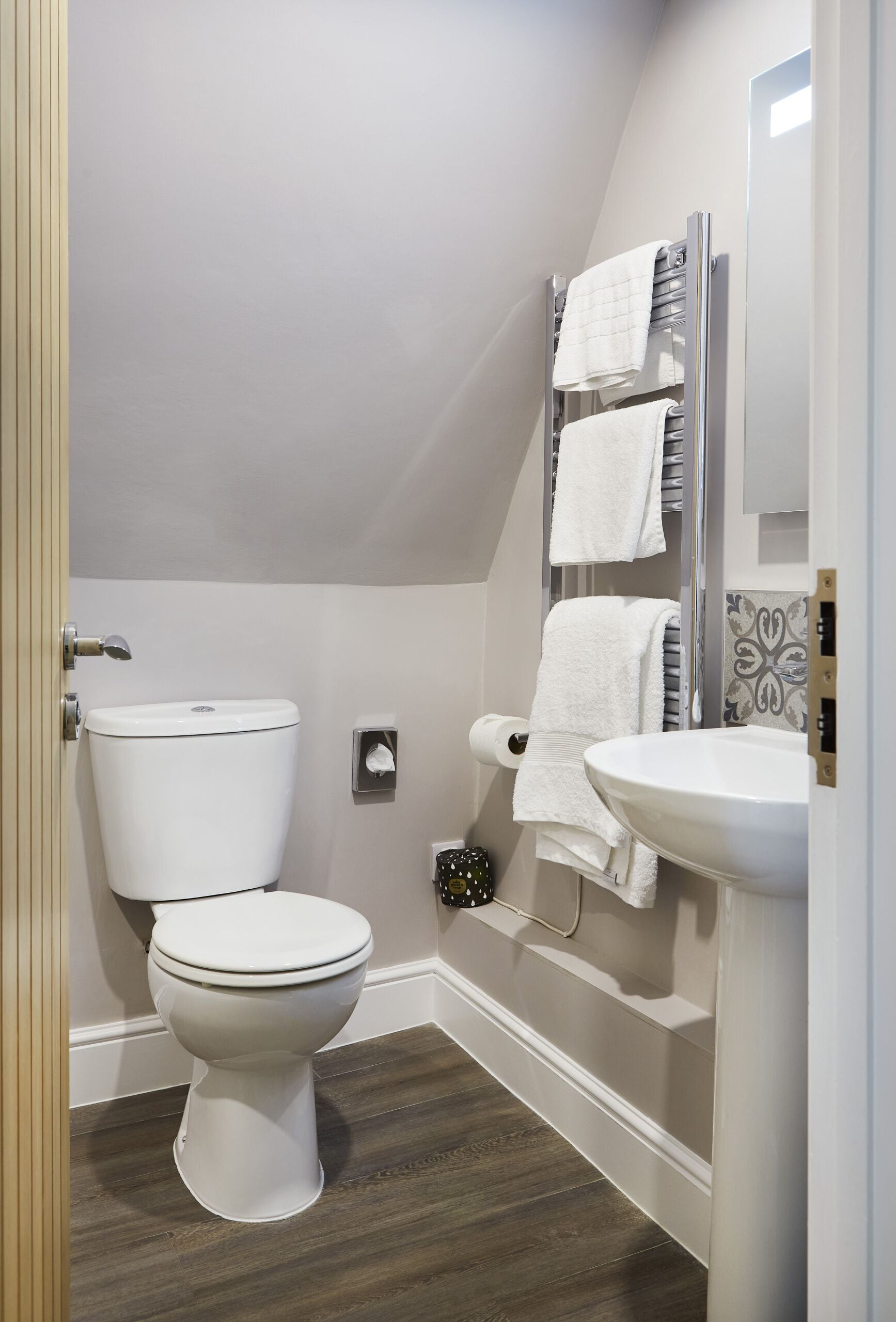 superior double room, ensuite, river view | bathroom