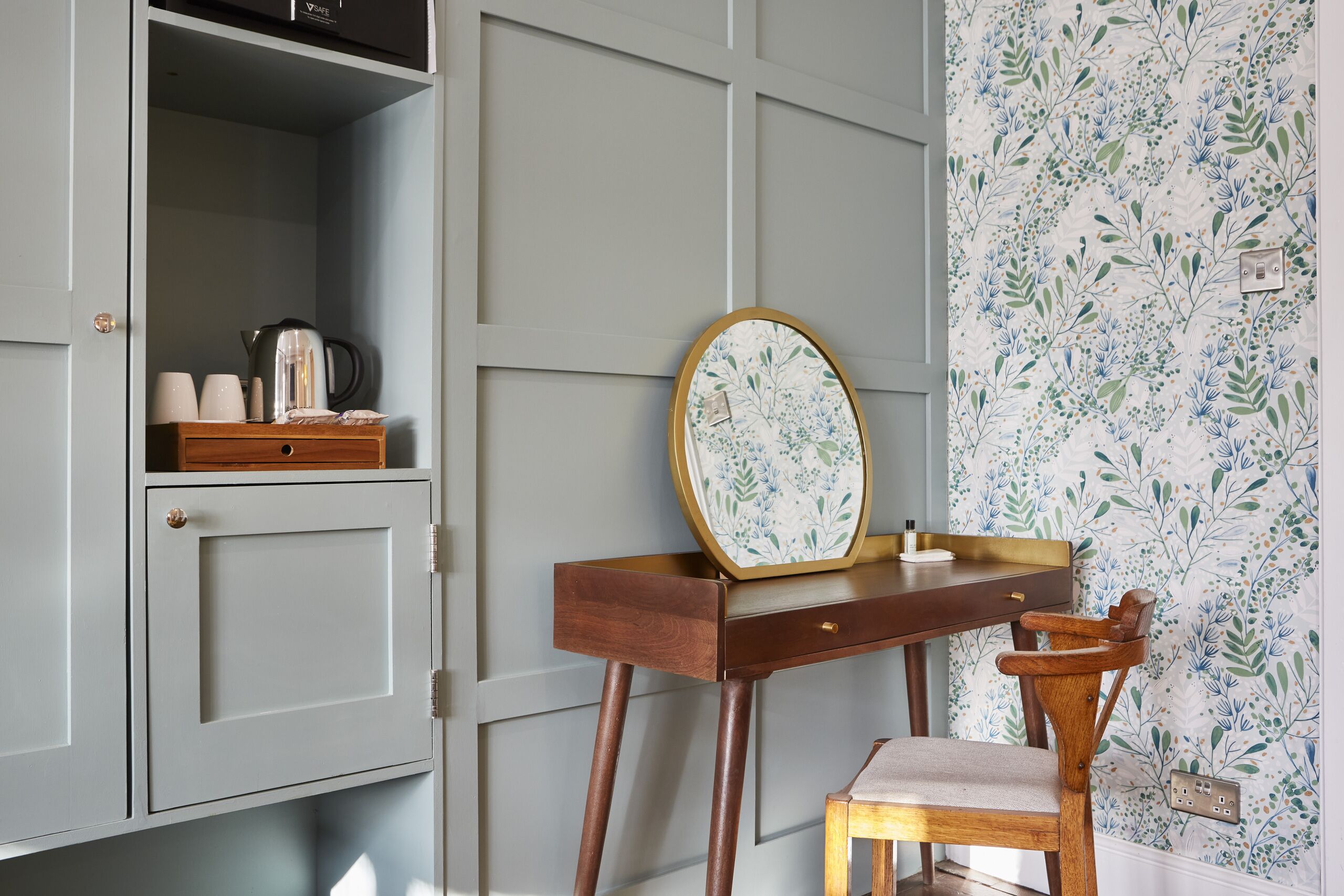 superior suite, ensuite, river view (room 9) | 1 bedroom