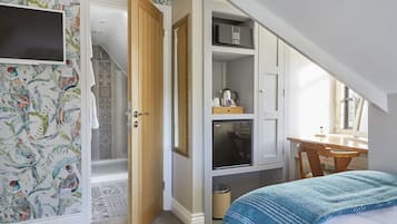 Double or Twin Room, Ensuite, River View | 1 bedroom