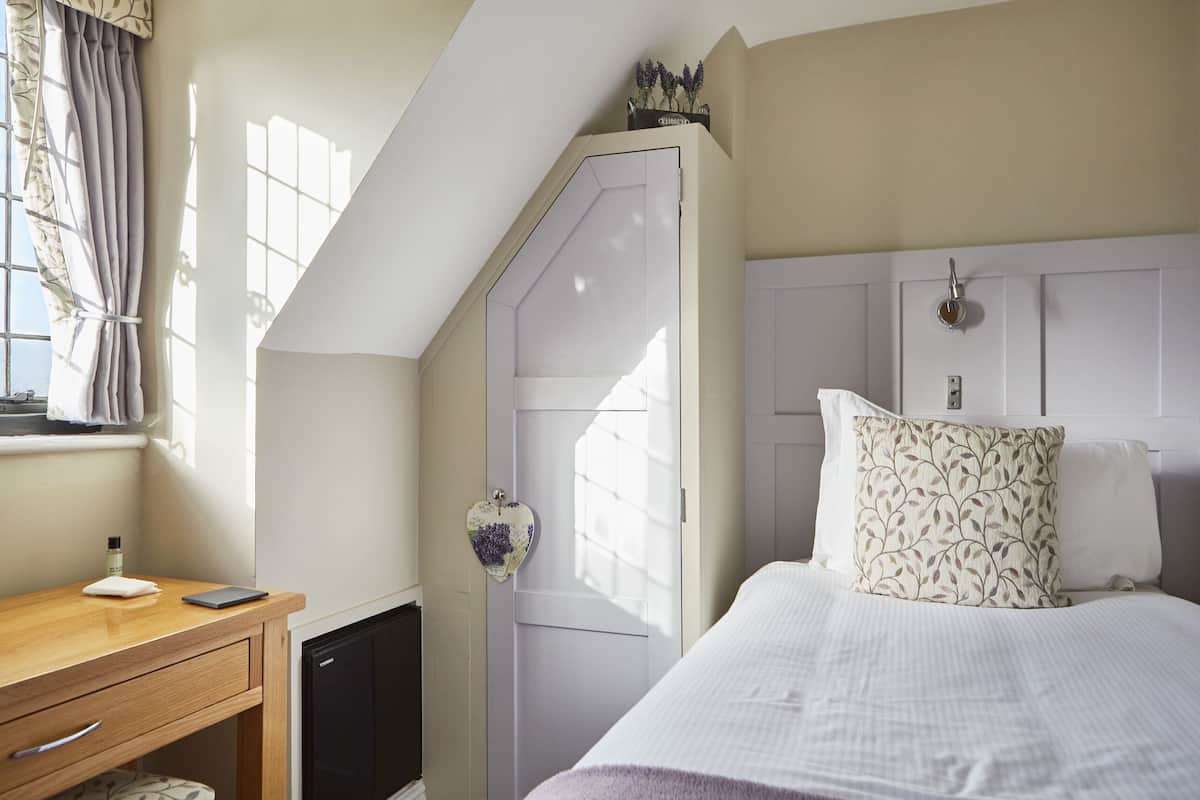 single room, ensuite, river view | 1 bedroom