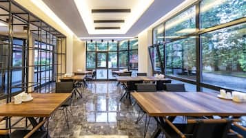 Daily continental breakfast (EUR 12 per person)