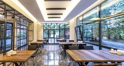 Ferah Suites Hotel