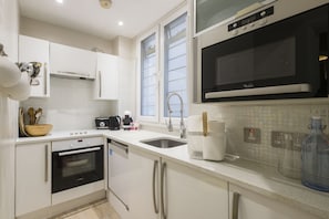 Apartment, 1 Bedroom | Private kitchen - Westbourne Gardens by Lime Street (London)