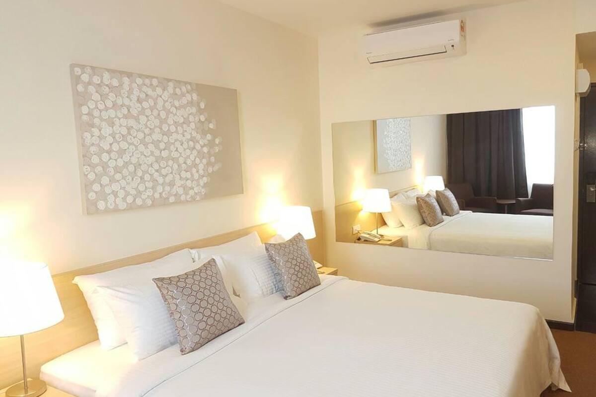 desk, blackout curtains, rollaway beds, free wifi