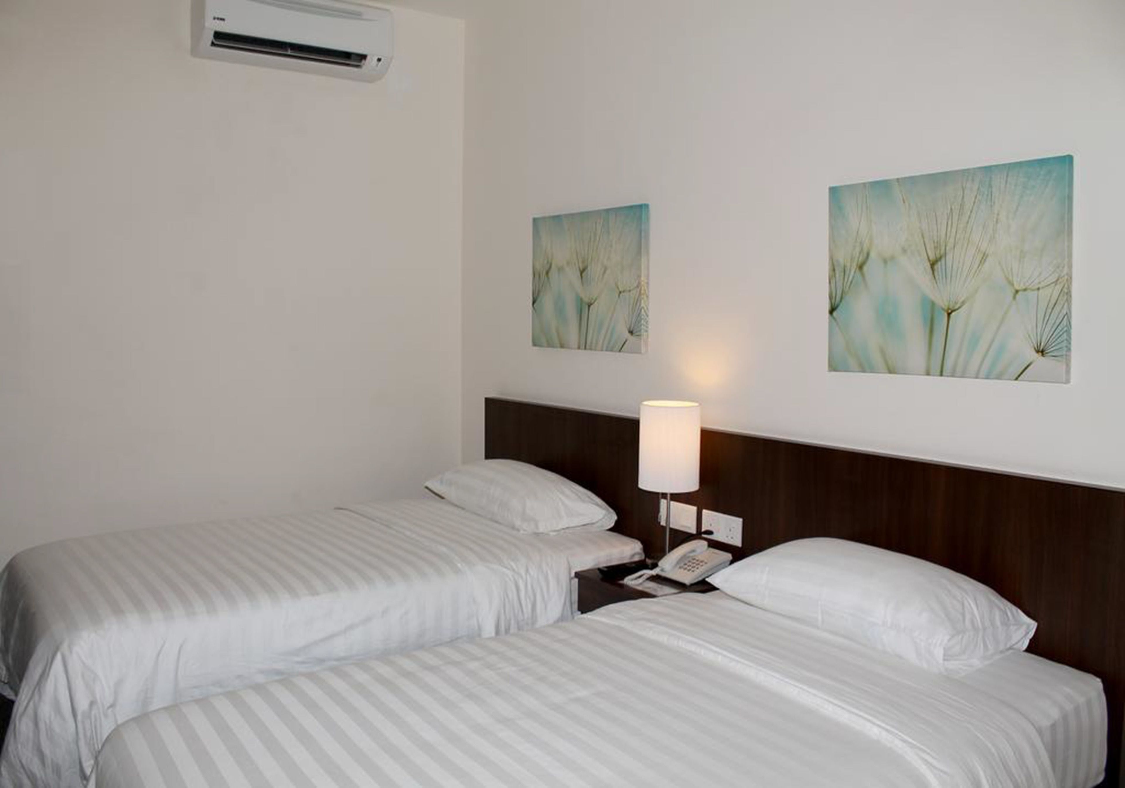 deluxe double or twin room | desk, blackout curtains, rollaway beds, free wifi