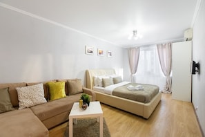 Laptop workspace, iron/ironing board, free WiFi, bed sheets