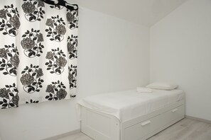 Apartament, 2 dormitoris | Escriptori, planxa i posts de planxar i bressols gratuïts