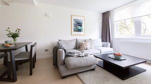 Apartment, 2 Schlafzimmer | Wohnbereich