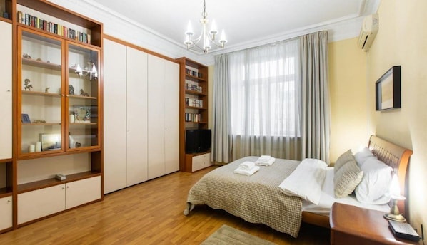 Desk, iron/ironing board, free WiFi