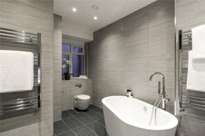 Apartment, 2 Schlafzimmer | Badezimmer