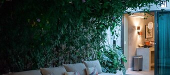 Trópica Beach Hotel