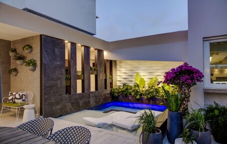 Tropica Beach Hotel - Image 15