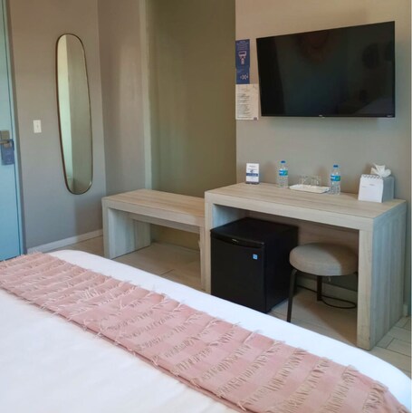 Tropica Beach Hotel - Image 100