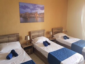 Triple Room | Individually decorated, individually furnished, free WiFi - Le Malte House St Julians (St. Julian's)