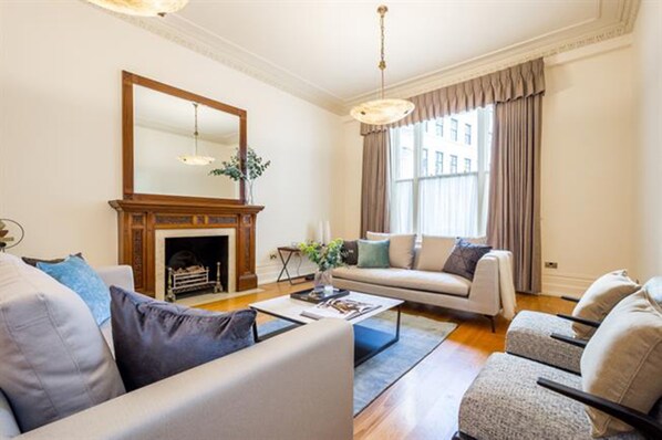 Apartment, 3 Bedrooms | Living area - Cleveland Square Mansions (London)