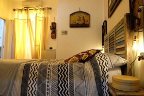 Down duvets, minibar, in-room safe, individually furnished - Casa Marina (Naples)