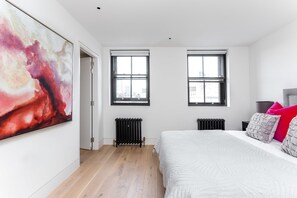 Penthouse, 3 Bedrooms | 3 bedrooms, soundproofing, iron/ironing board, free WiFi - Greek Street Penthouse (London)