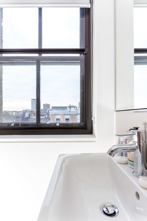Penthouse, 3 Bedrooms | Bathroom - Greek Street Penthouse (London)