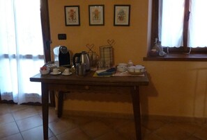 Petit déjeuner complet compris tous les jours