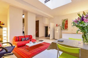 Apartment, 1 Schlafzimmer | Wohnbereich | Fernseher