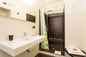 Apartment, 1 Bedroom | Bathroom | Shower, rainfall showerhead, hair dryer, bidet - Rome as you feel - Selci Apartment (Rome)