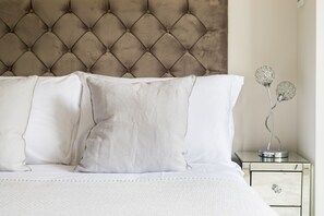 Apartment, 3 Bedrooms | 3 bedrooms, iron/ironing board, free WiFi, bed sheets