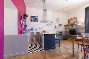 Apartment, 2 Queen Beds | Private kitchenette