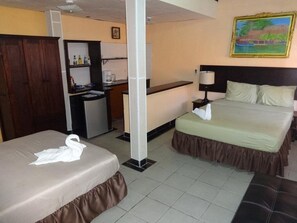 Iron/ironing board, free WiFi, bed sheets