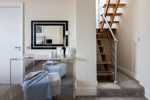 Living area - Park Street Mayfair (London)