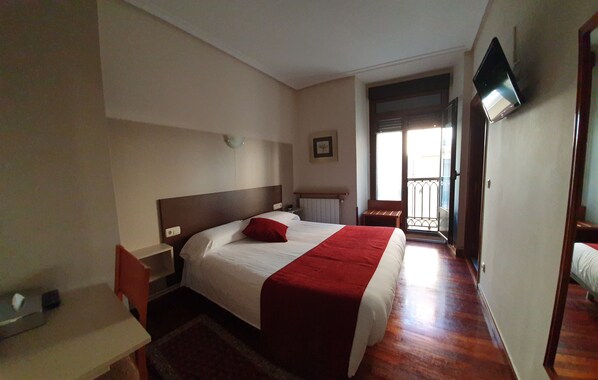 Caja de seguridad en la habitación, wifi gratis y ropa de cama