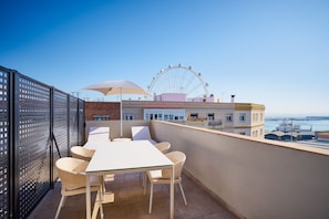 1 bedroom, premium bedding, down comforters, in-room safe