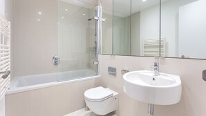 Apartment, Multiple Beds | Bathroom