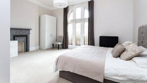 Apartment, Multiple Beds
